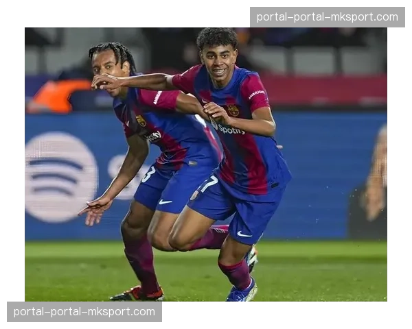 巴萨在训练中重点演练针对对手高大中卫的战术角球套路