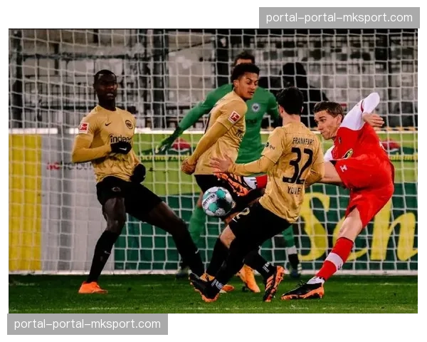 分析：连续三场平局，暴露了法兰克福在进攻终结端的哪些问题？